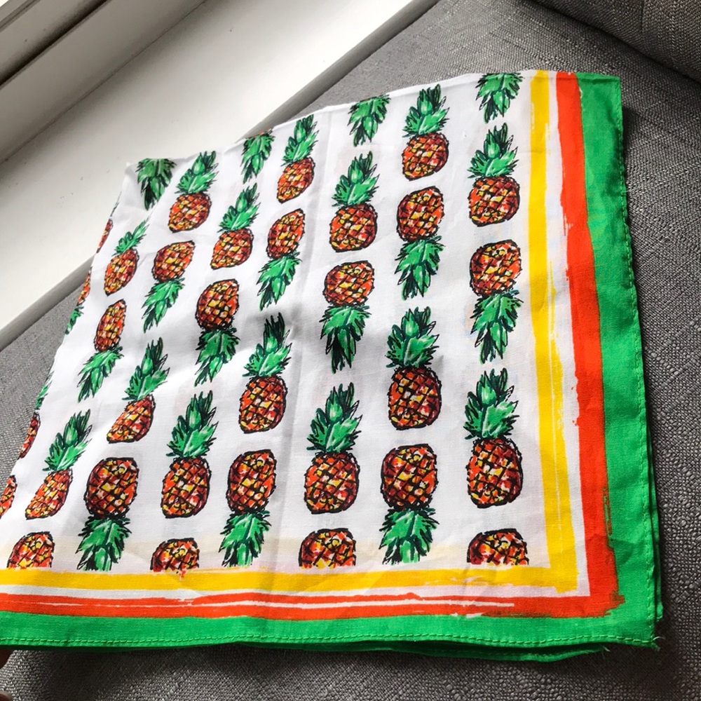 Pineapple scarf